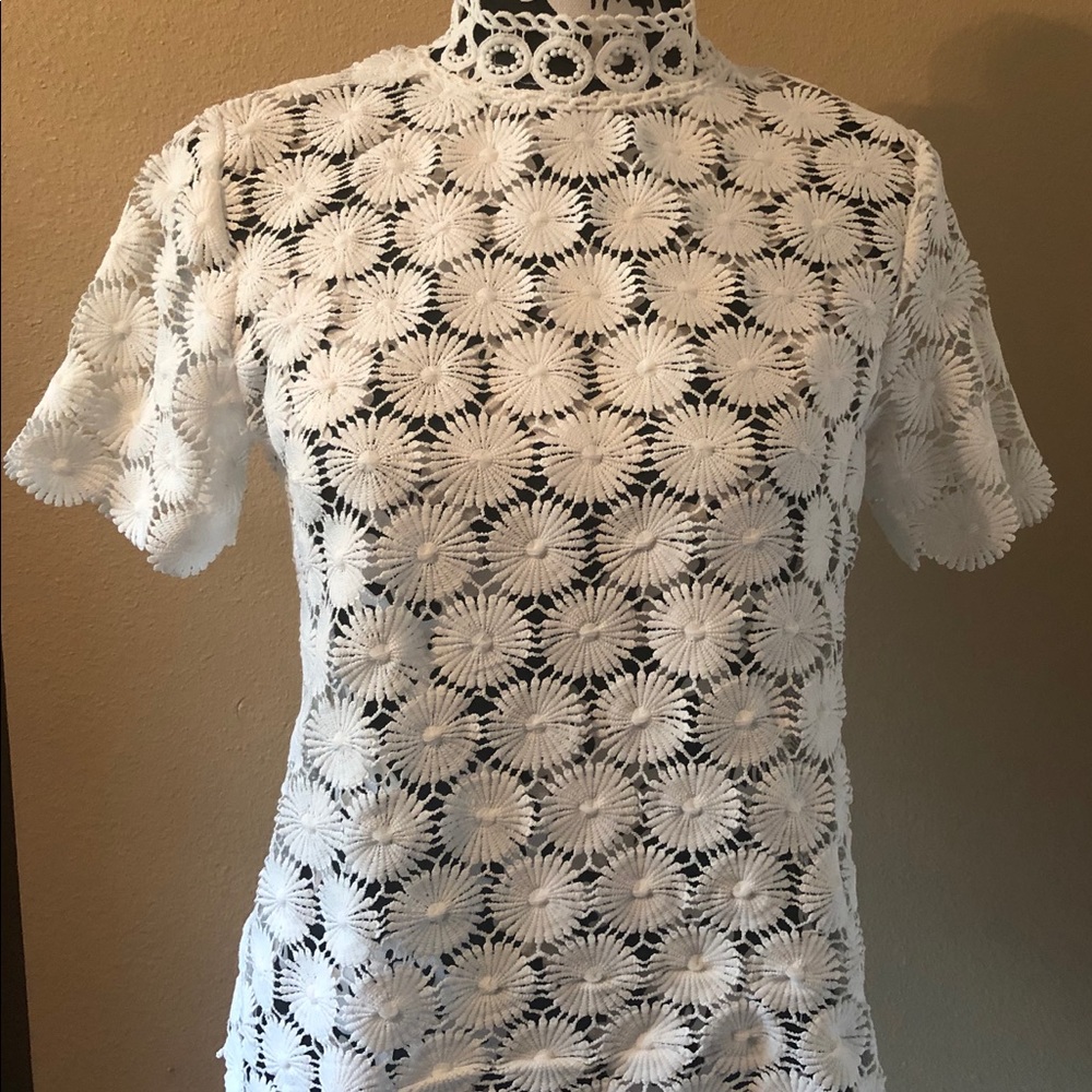 Short sleeve crochet top